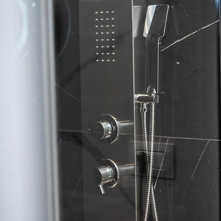 Ameli Home Luxury Apartment Tarente Extérieur photo